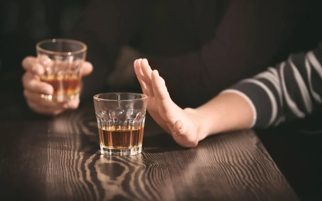 Cómo dejar el alcohol: guía de un médico especialista en adicciones